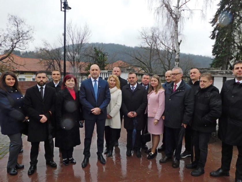 Радев във В. Търново: Ще освободим България от олигархията
