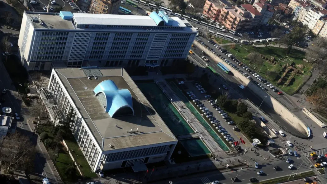 13 заповеди за арест в Истанбул заради нарушения при обществени поръчки
