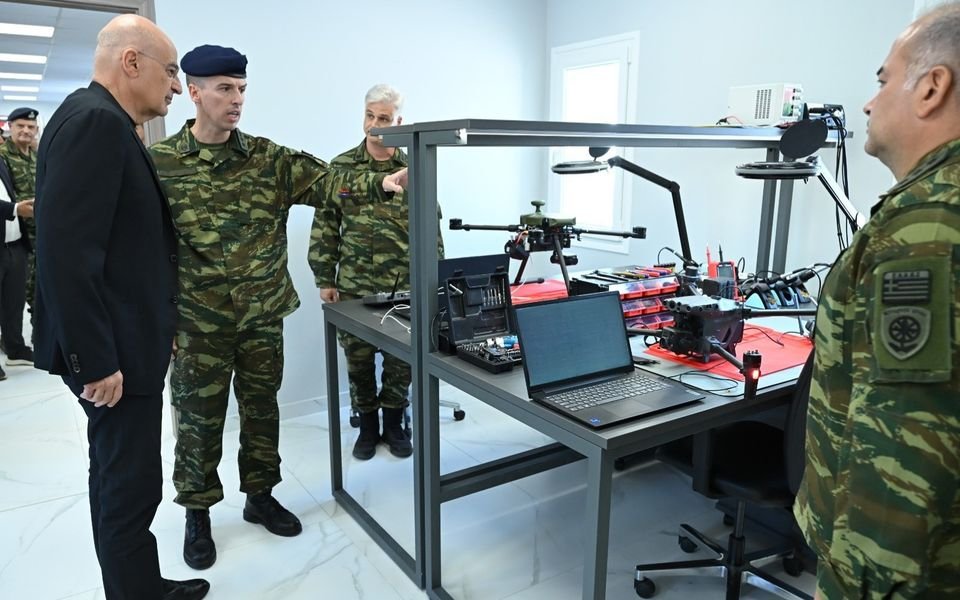 Гърция вдига оборотите: 15 000 военни дрона годишно и трети завод до декември