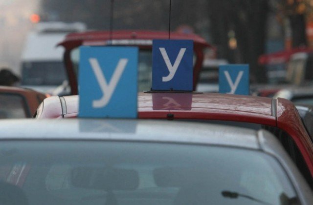 Няма кой да изпитва за книжки: Автоинструктори излязоха на протест в Монтана