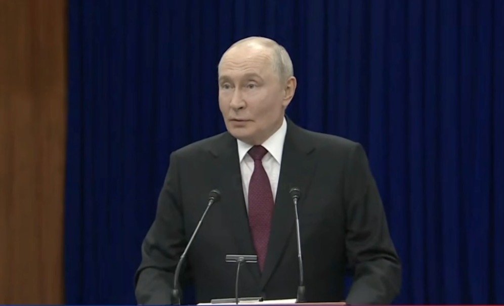 (ВИДЕО) Путин с остро предупреждение: Всички военни обекти в Украйна, включително британските, са законни цели