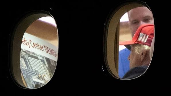 „KENNEDY CENTER DEMOLISHED“: Снимка от Air Force One повдигна нови въпроси около бъдещето на културния център
