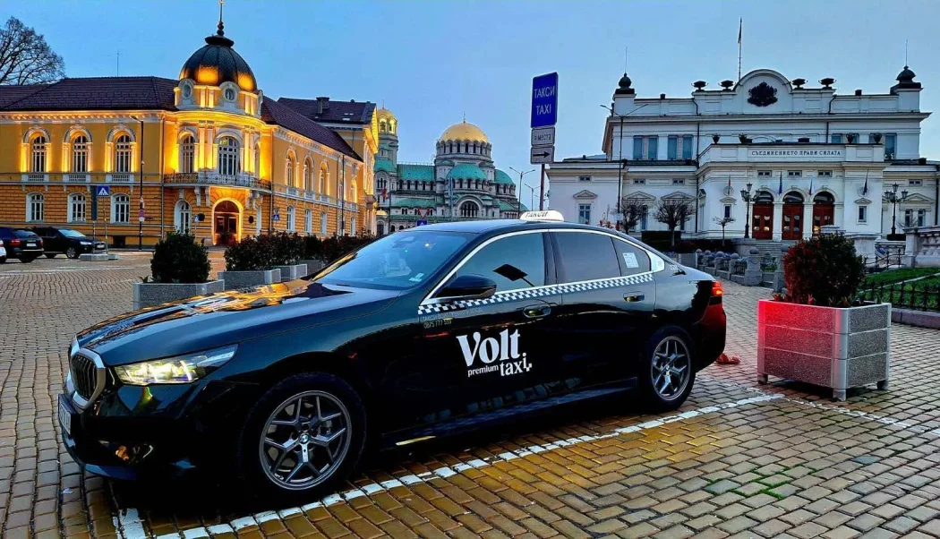 Роботаксита тръгват към София: Volt поръчва 200 автономни коли без шофьор