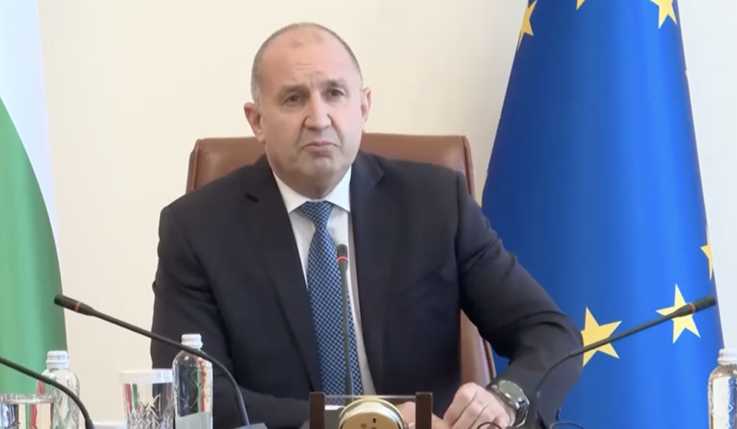 (ВИДЕО) Румен Радев: „Абсолютно недопустима атака“ срещу два кораба край България, единият потъна