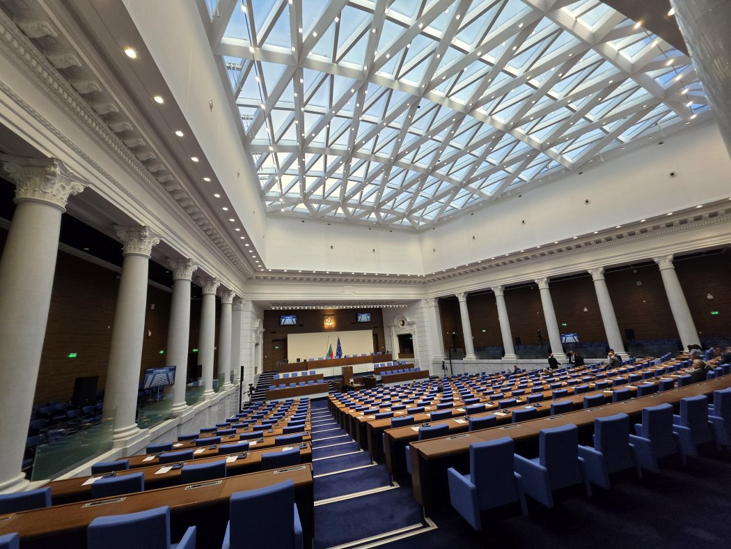 Парламентът затяга правилата срещу „делата шамари“: Правната комисия гласува ключови промени