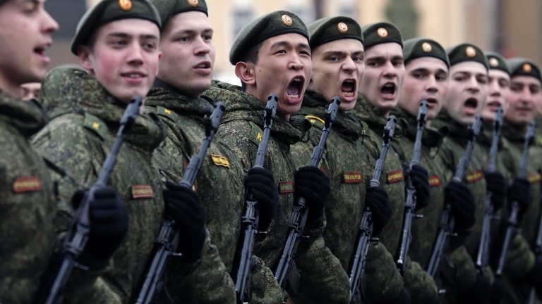 Русия готви рекорден военен бюджет: 17,1 трлн. рубли за отбрана през 2027 г.