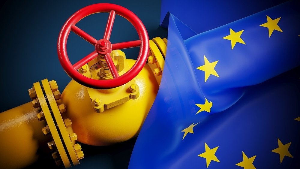„Газпром“ предупреждава: Европа влиза в зимата със 72% газ при цел 90%