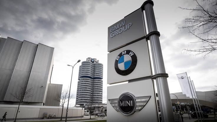 BMW реже 20% от управлението и дава повече власт на AI: дизелът изчезва от новата Серия 3