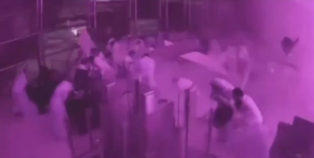 (ВИДЕО) Моментът на смъртоносния удар на „Ансар Аллах“ по летище „Крал Халид“: 13 загинали и над 300 ранени