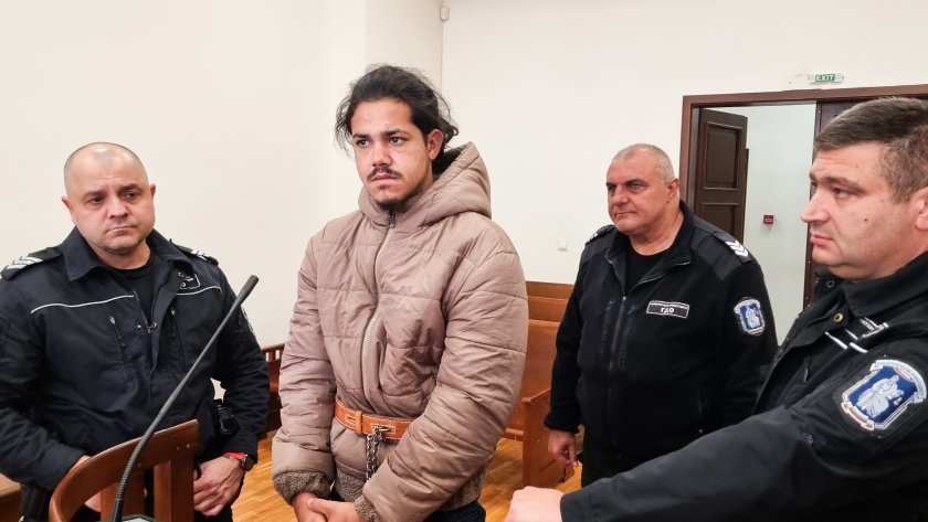 „Много съжалявам за станалото“: 21-годишният, обвинен в убийство край Харманли, остава зад решетките