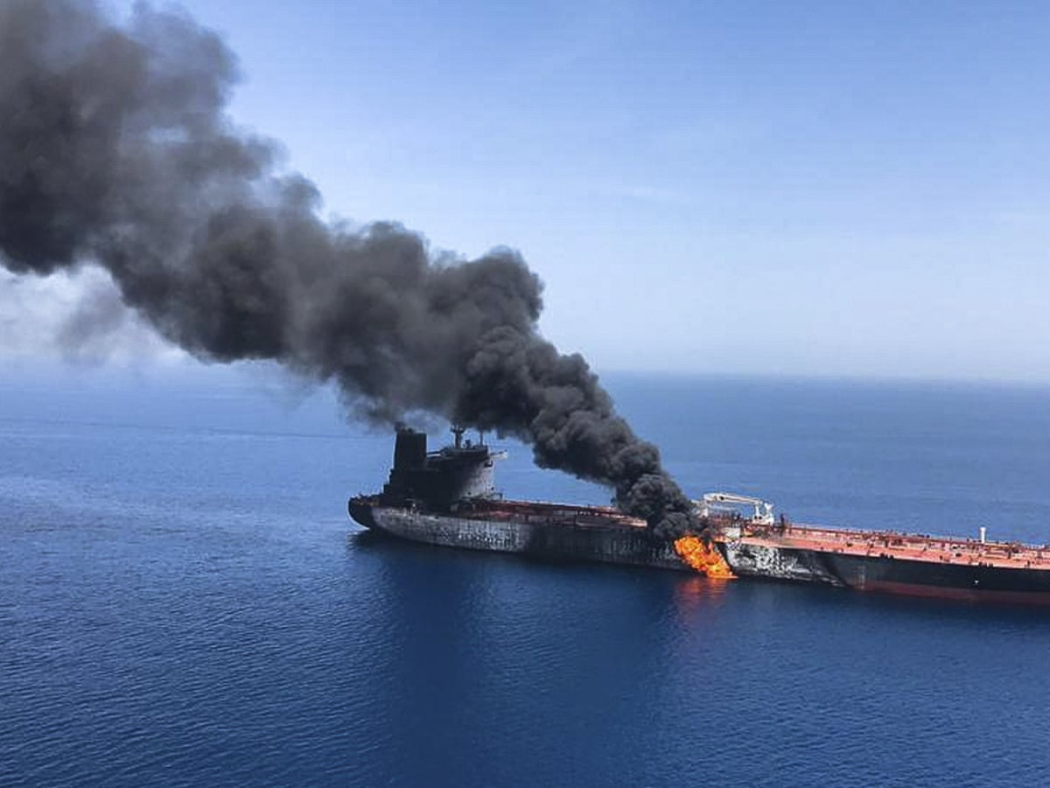 Иран обстреля LNG танкер в Ормузкия проток: нова заплаха за световните енергийни доставки