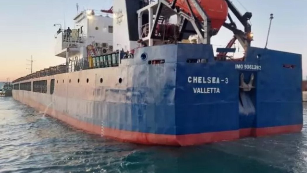 След опасна операция в Черно море: „Челси-3“ вече е в Бургас