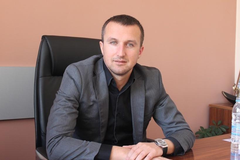 ГДБОП удари дясната ръка на Делян Пеевски и кмет на Белица Ради Ревански
