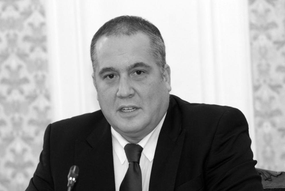 ЕКСКЛУЗИВНИ КАДРИ от убийството на Слави Бинев! Втори мистериозен джип поражда нови въпроси (ВИДЕО)