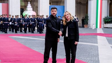 Зеленски в Рим: Киев иска ракети за ПВО „всеки ден“, Италия е под натиск за нови ангажименти