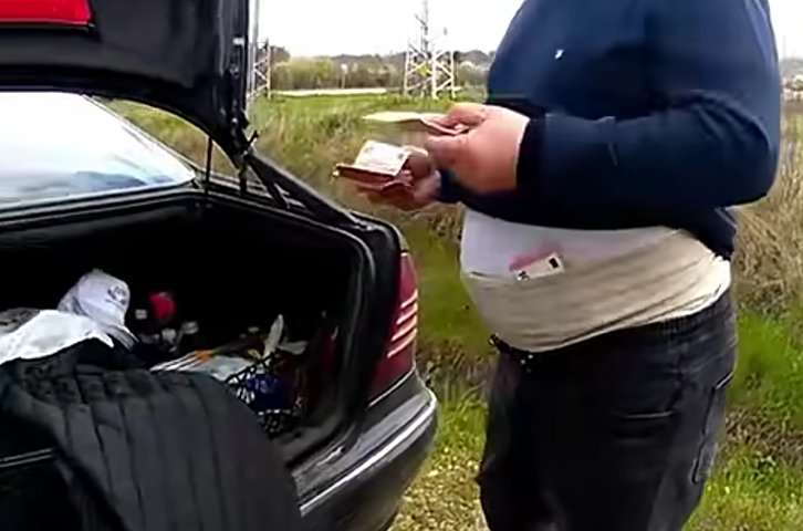 12 000 евро, скрити в пояс, и списъци с имена: МВР удари схема за купуване на гласове в Търговище