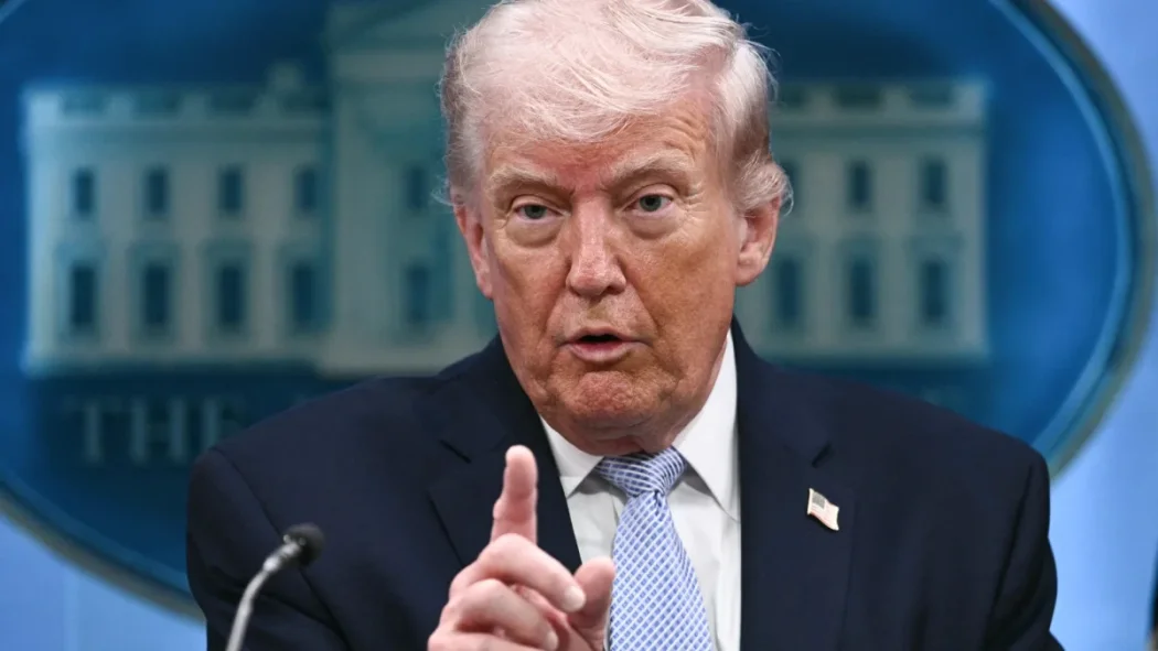 Тръмп: Започнахме разчистване на Ормузкия проток и унищожихме ирански минни кораби