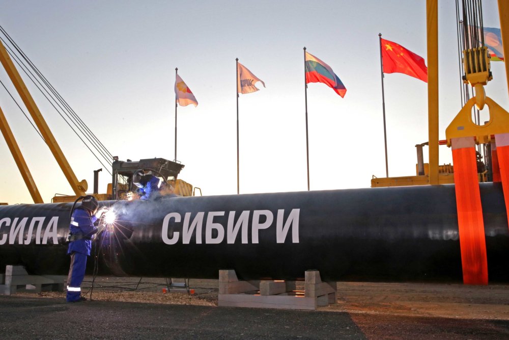„Газпром“ пуска нов газов маршрут към Китай: старт през 2027 г., още 12 млрд. куб. м годишно