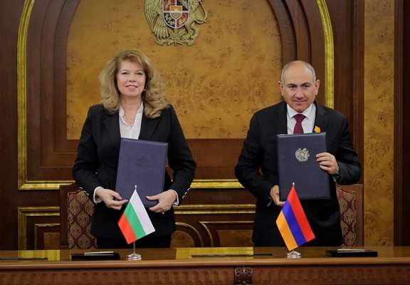 Йотова обещава помощ на Армения за интеграция в ЕС