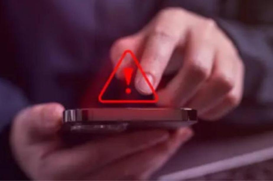 Фалшиви SMS-и и имейли от името на „Български пощи“: искат пари и данни за карти