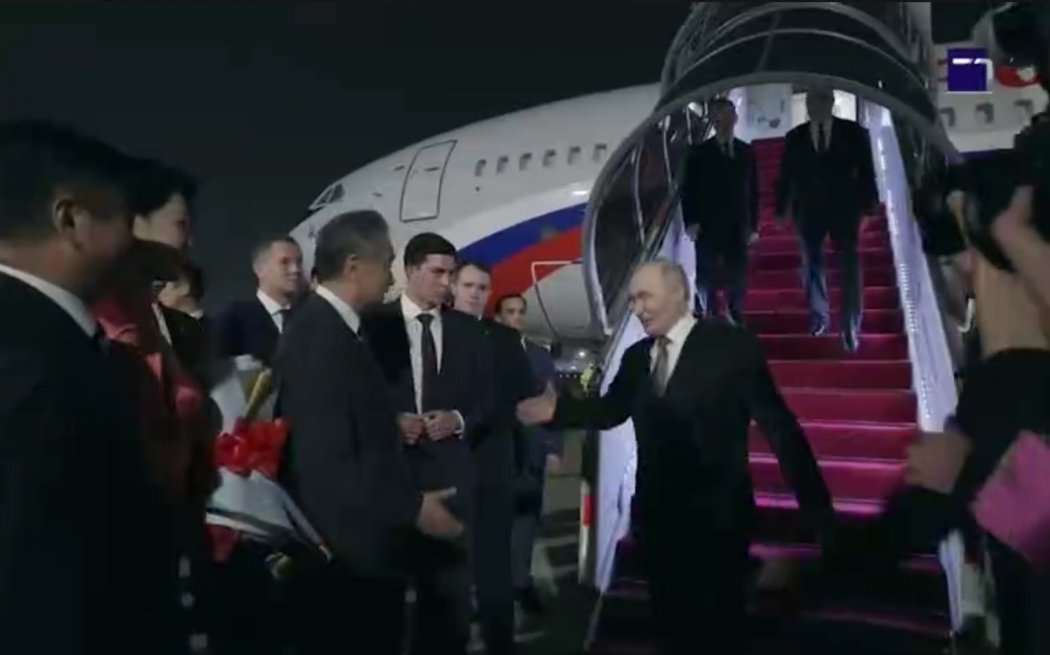 Путин кацна в Пекин: утре е срещата със Си Цзинпин (СНИМКИ+ВИДЕО)