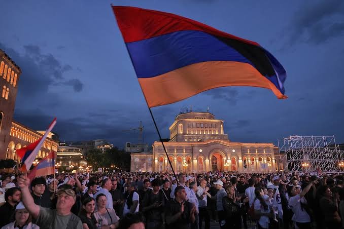 Избор на несигурност. Какво очаква Армения след вота на 7 юни?