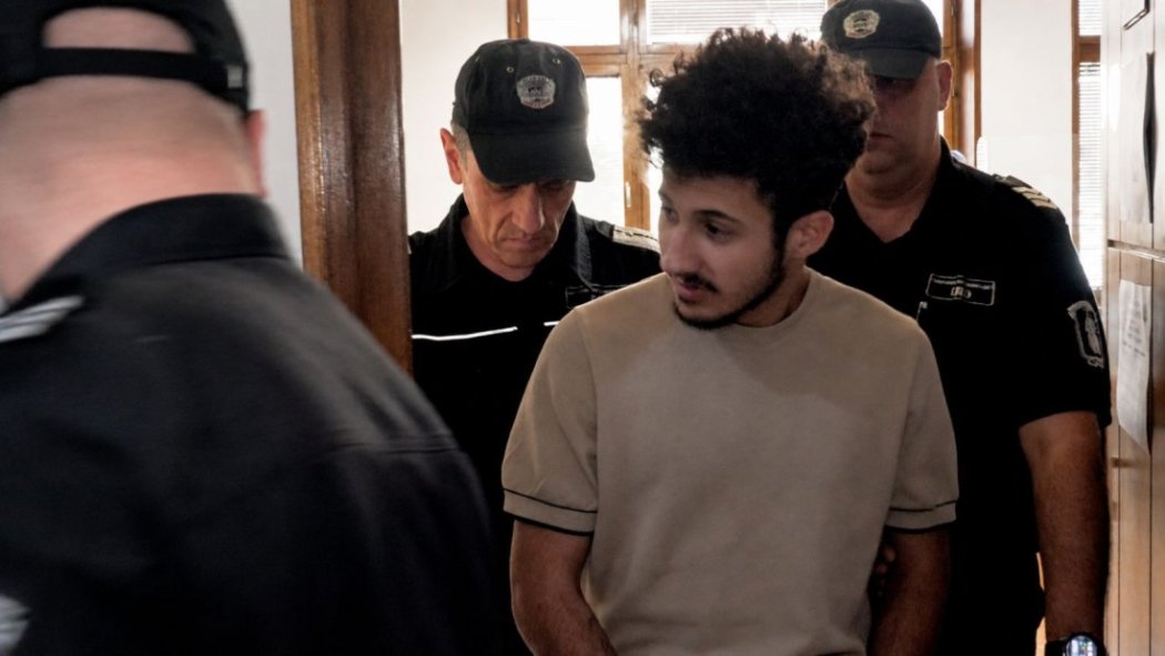 Съдът остави в ареста 19-годишния сириец заради гонката с мигранти в Бургас