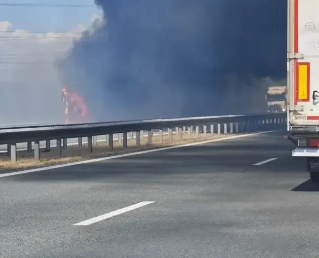 Километрично задръстване на АМ „Тракия“: Горящ камион затвори платното към Бургас