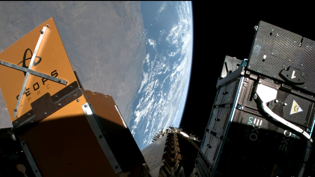 SpaceX изстреля първия комерсиален сателит с ядрен енергиен източник