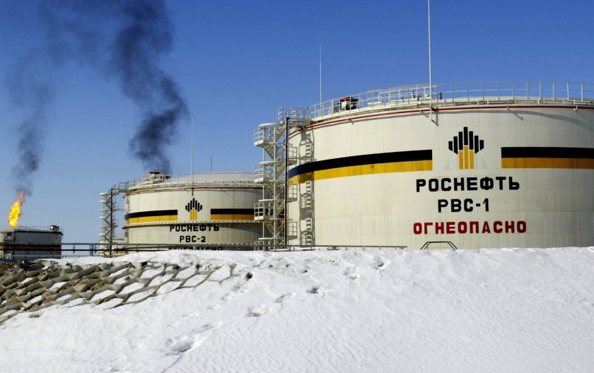 Русия удари „Нова поща“, Украйна отвърна с атака по рафинерия на „Роснефт“