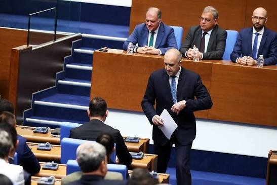 Премиерът Румен Радев и 12 министри се явяват на парламентарен контрол днес
