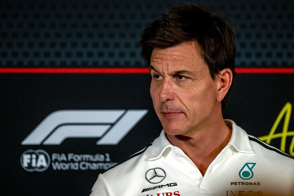 Тото Волф алармира: Mercedes няма ресурс да развива колата за 2026 с желаното темпо