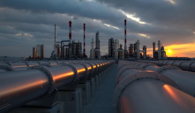 Петролът задържа високи цени заради напрежението в Близкия изток