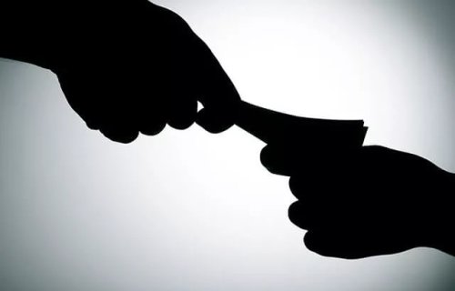 20 евро в патрулката: 52-годишна шофьорка е задържана за опит за подкуп в Раковски