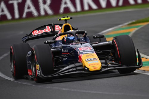 Никола Цолов с първа победа във Формула 2 &ndash; българинът поведе в класирането (ВИДЕО)