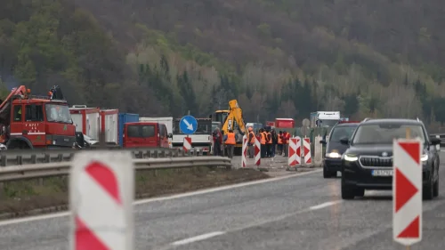 Ограничават движението към София по АМ &bdquo;Струма&ldquo;: ремонти и временни промени до 15 март