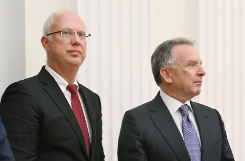 Тиха среща Русия - САЩ във Флорида: Пратениците на Путин и Вашингтон се договориха &bdquo;да поддържат контакт&ldquo;