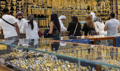 Златото в Дубай поевтинява заради проблеми с износа след напрежението в Близкия изток