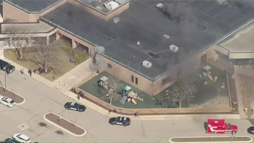 Сигнал за стрелец и дим от покрива: полиция блокира най-голямата реформистка синагога край Детройт (ВИДЕО)