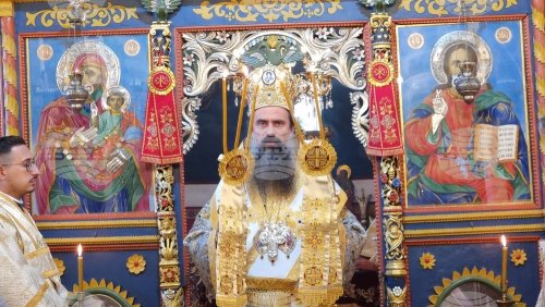 Патриарх Даниил отслужи Василиева света литургия в Сапарева баня: храмът се изпълни с миряни за 40-те мъченици