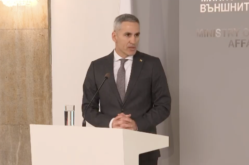 Гюров: Ако парламентът приеме присъединяването към Съвета за мир, ще сезираме Конституционния съд (ВИДЕО)