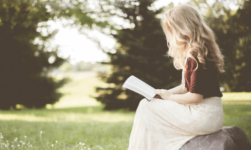 Красиви стихове за жената от български поети