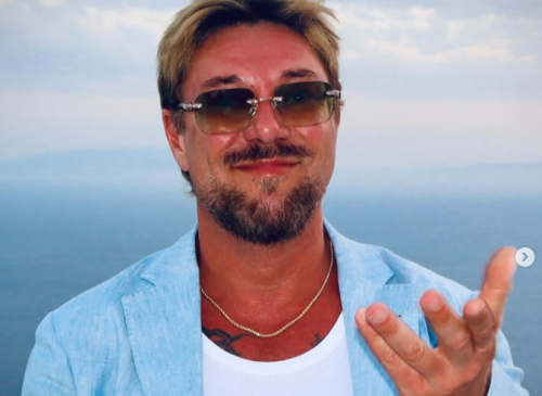 Миро стана на 50 и избяга на екзотична почивка край Индийския океан