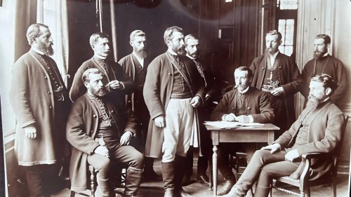 Когато държавата нареди: През 1897 г. чиновниците са длъжни да носят български дрехи и обувки