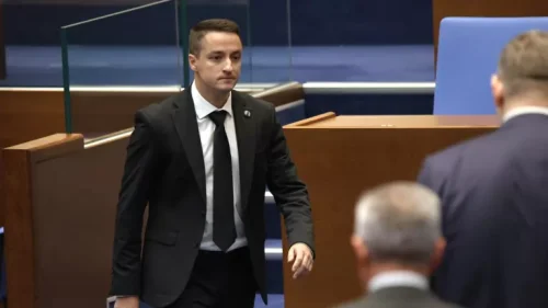 Бунт в &bdquo;Промяната&ldquo;: човек от ПП номинира Божанков напук на Асен Василев