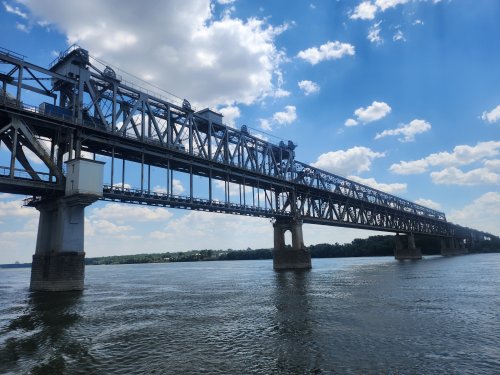 Спират трафика по Дунав мост заради авариен ремонт