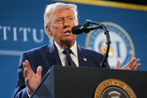 Тръмп: &bdquo;За мен е чест да убивам&ldquo; &mdash; ескалация във войната срещу Иран и нови удари над Техеран