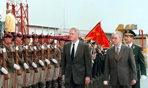 Скритата дипломация на Балканите: предложението на Гърция за 100 милиона долара към Скопие