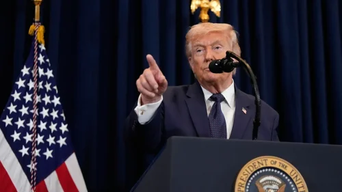 Тръмп: &bdquo;Войната с Иран&ldquo; свършва скоро, но заплашва с удари по електромрежата и Ормуз