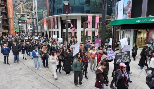 Италия спира за 24 часа: Обща стачка в публичния и частния сектор заради правата на жените